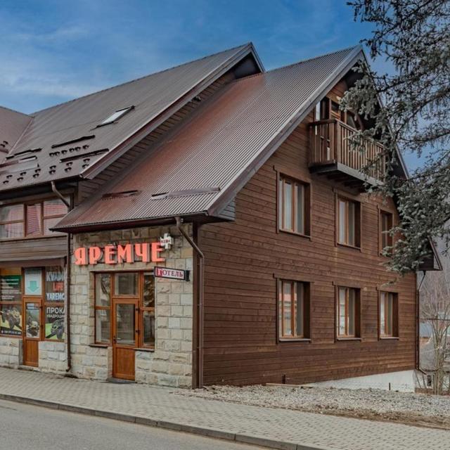 Готель "Yaro" Jaremče Esterno foto